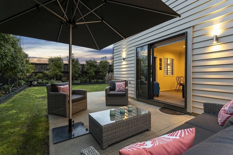 Photo of property in 19 Waiarohia Place, Hobsonville, Auckland, 0616