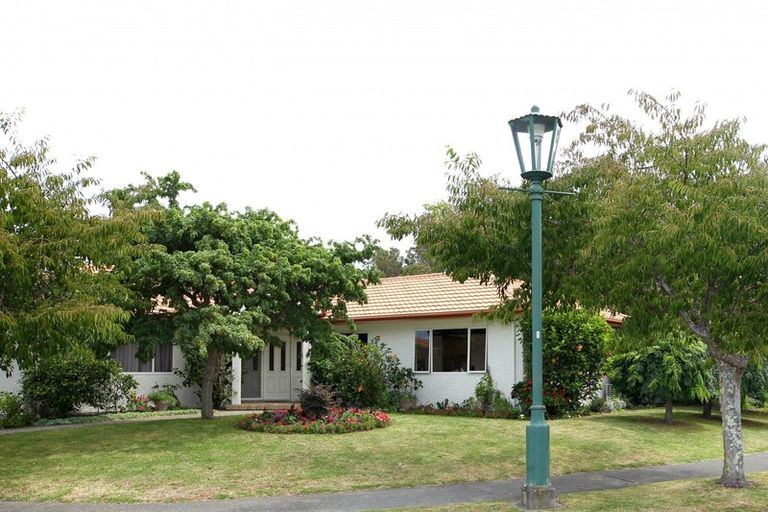 Photo of property in 2 Dules Walk, Taradale, Napier, 4112