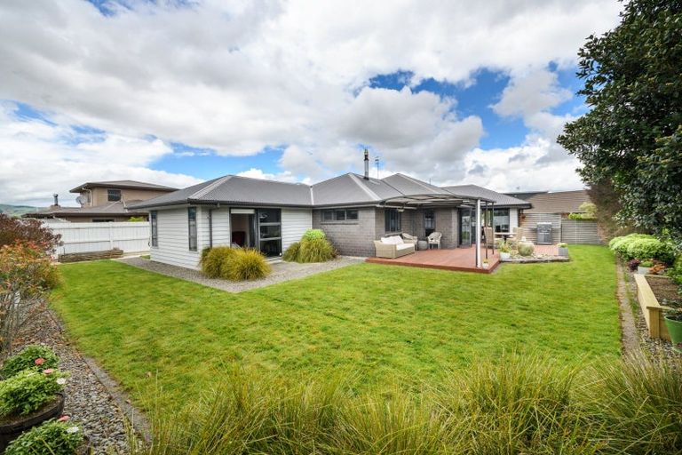 Photo of property in 25 Trump Place, Kelvin Grove, Palmerston North, 4414