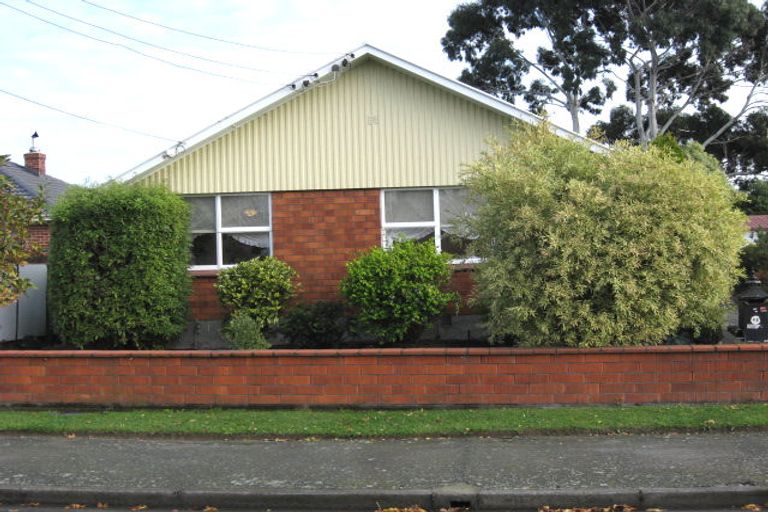 Photo of property in 2a Nyoli Street, Northcote, Christchurch, 8052