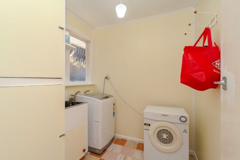 Photo of property in 28 Huntingdon Street, Northland, Wellington, 6012