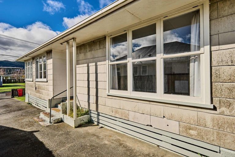 Photo of property in 2/19 Colson Street, Avalon, Lower Hutt, 5011