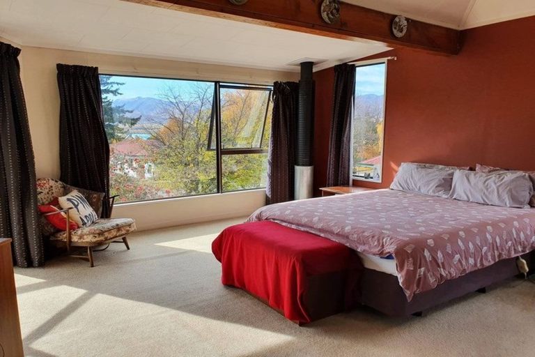 Photo of property in 41 Aorangi Crescent, Lake Tekapo, 7999