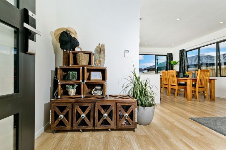 Photo of property in 11 Verdot Close, Kumeu, 0810