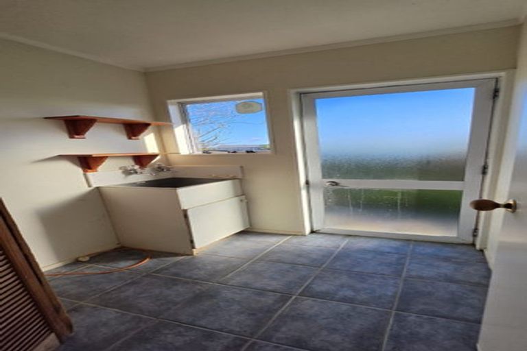 Photo of property in 27b Sutton Crescent, Papakura, 2110