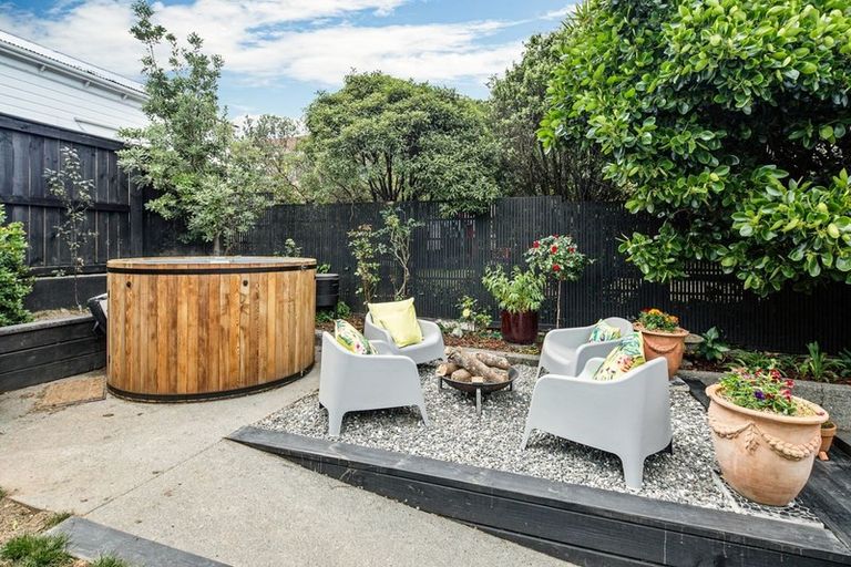 Photo of property in 2 Bourke Street, Kilbirnie, Wellington, 6022