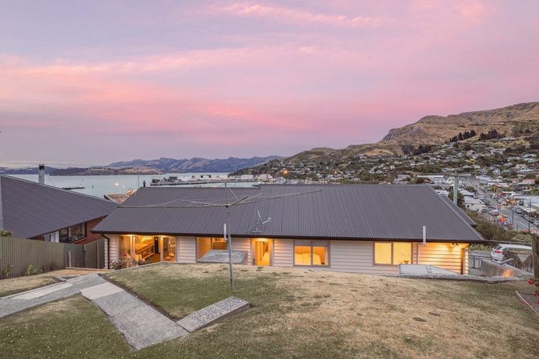 Photo of property in 10 Saint Davids Street, Lyttelton, 8082