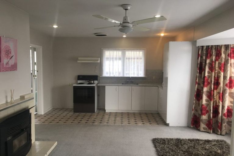 Photo of property in 4 Dunstan Crescent, Hornby, Christchurch, 8042