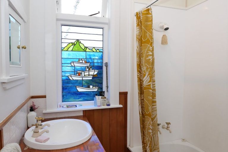 Photo of property in 13 Burwah Street, Berhampore, Wellington, 6023