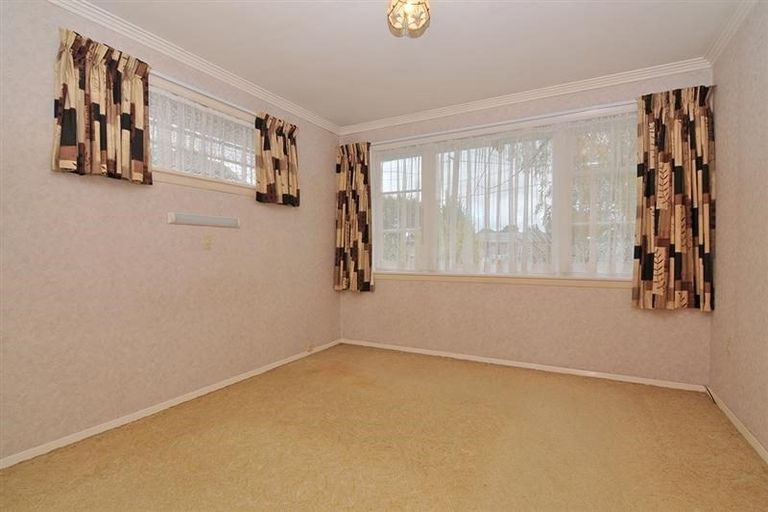 Photo of property in 16 Charles Street, Clouston Park, Upper Hutt, 5018