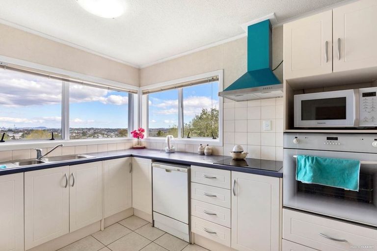 Photo of property in 16 Glendhu Road, Bayview, Auckland, 0629
