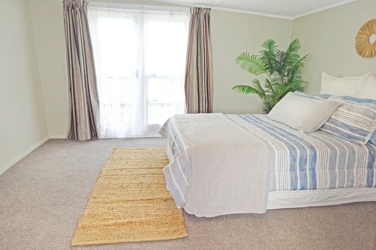 Photo of property in 46 Pratt Avenue, Foxton Beach, Foxton, 4815