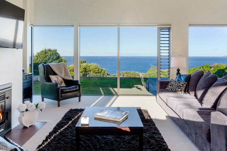 Photo of property in 22 Wonderview Road, Leigh, 0985