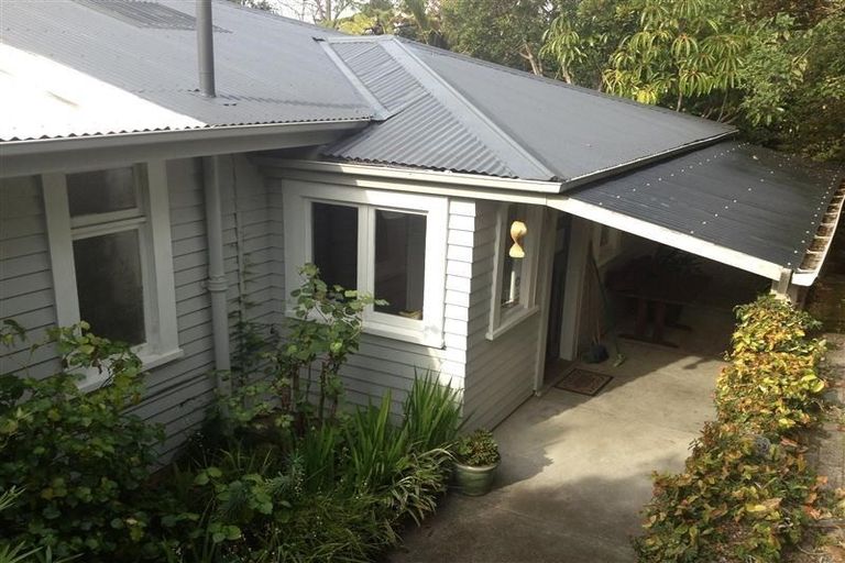 Photo of property in 27 Selwyn Road, Hospital Hill, Napier, 4110