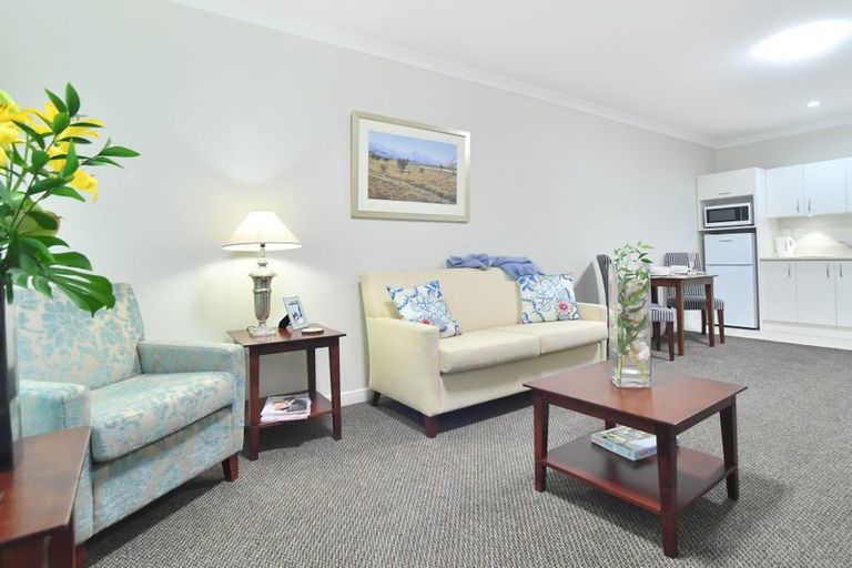 Photo of property in 98b/30 Ambassador Glade, Orewa, 0931