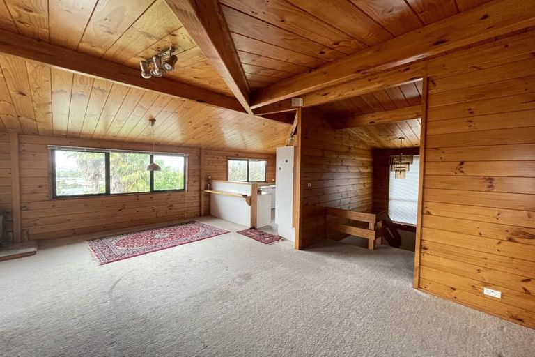 Photo of property in 15a Cambric Place, Botany Downs, Auckland, 2010