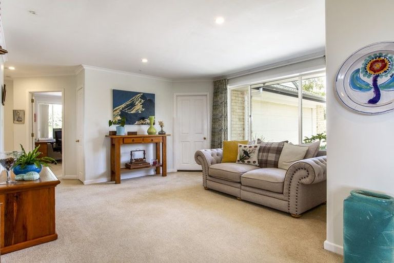 Photo of property in 2247 South Head Road, South Head, Helensville, 0874