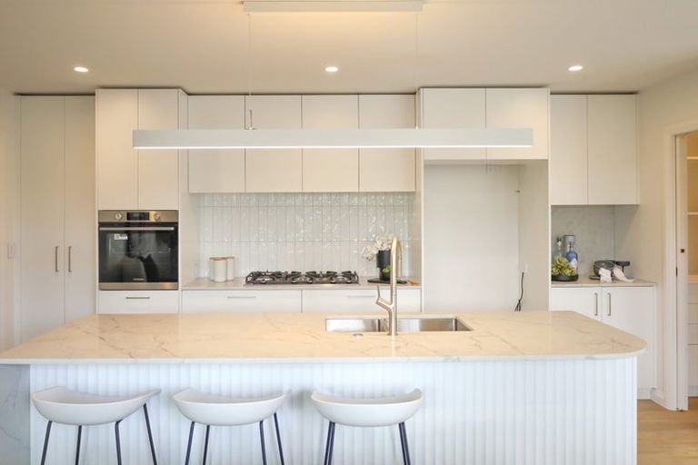 Photo of property in 9 Samuel Place, Terrace End, Palmerston North, 4410