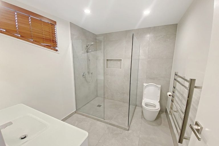 Photo of property in 71 Gills Road, Albany Heights, Auckland, 0632