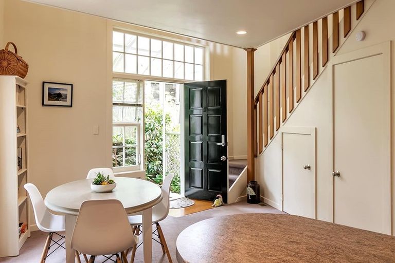 Photo of property in 15b King Edward Parade, Devonport, Auckland, 0624