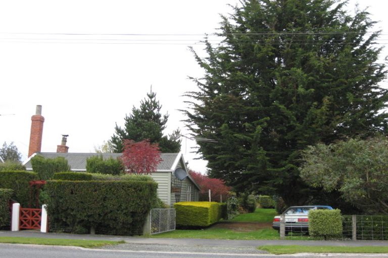 Photo of property in 5 Ossian Street, Milton, 9220