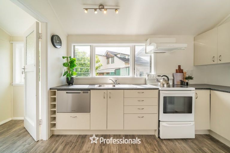 Photo of property in 135 Kings Crescent, Hutt Central, Lower Hutt, 5010