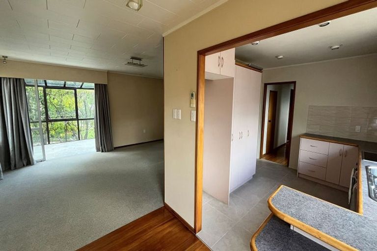 Photo of property in 7 Lavery Place, Sunnynook, Auckland, 0632