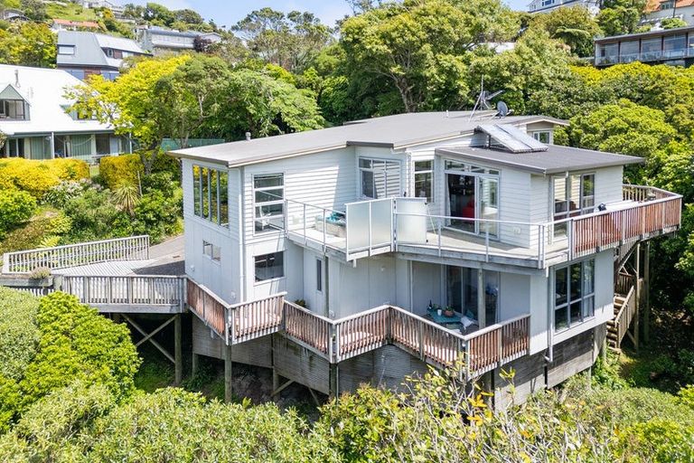 Photo of property in 77a Nicholson Road, Khandallah, Wellington, 6035