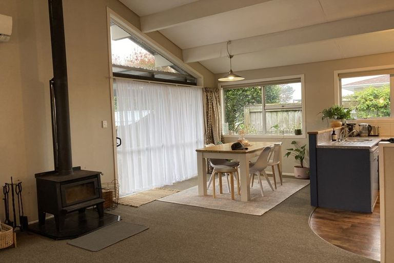 Photo of property in 8 Evelyn Place, Welbourn, New Plymouth, 4310