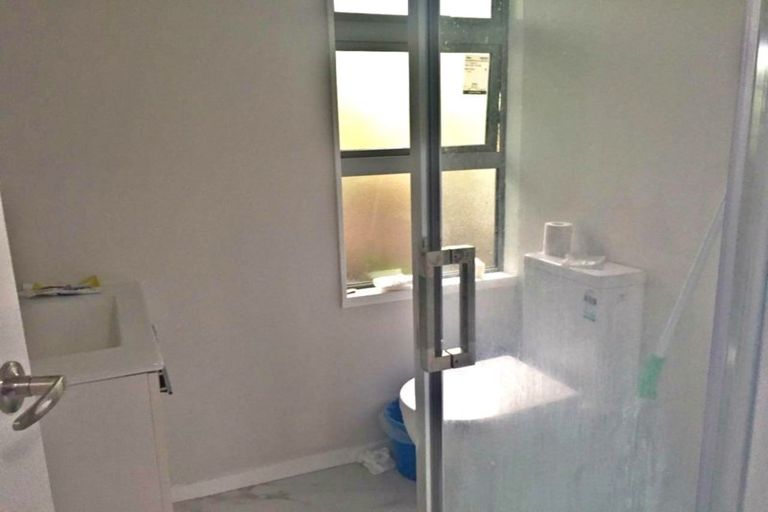 Photo of property in 459 East Coast Road, Murrays Bay, Auckland, 0630