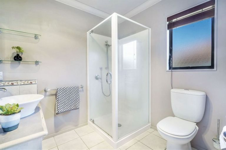 Photo of property in 16 Lockhart Place, Rototuna, Hamilton, 3210