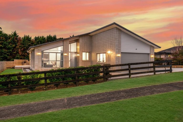 Photo of property in 125 Mcrobbie Road, Kingseat, Papakura, 2580