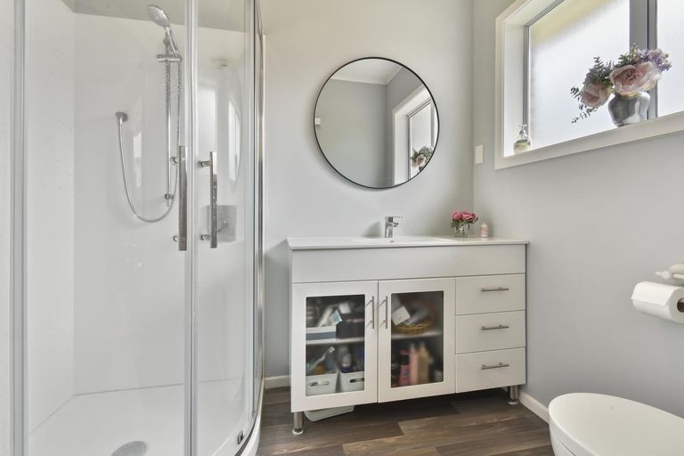 Photo of property in 16 Bilkey Avenue, Pukekohe, 2120