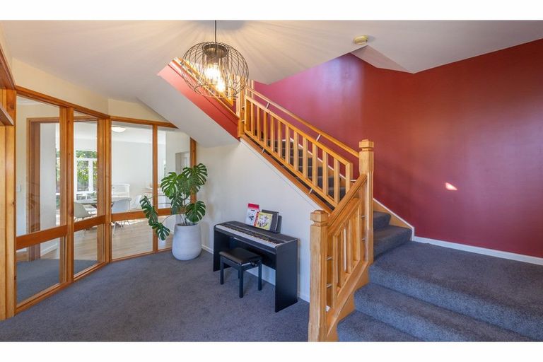 Photo of property in 249 Fifield Terrace, Opawa, Christchurch, 8023