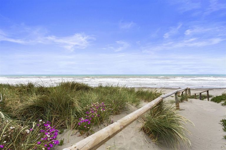 Photo of property in 2/54 Pacific Road, North New Brighton, Christchurch, 8083