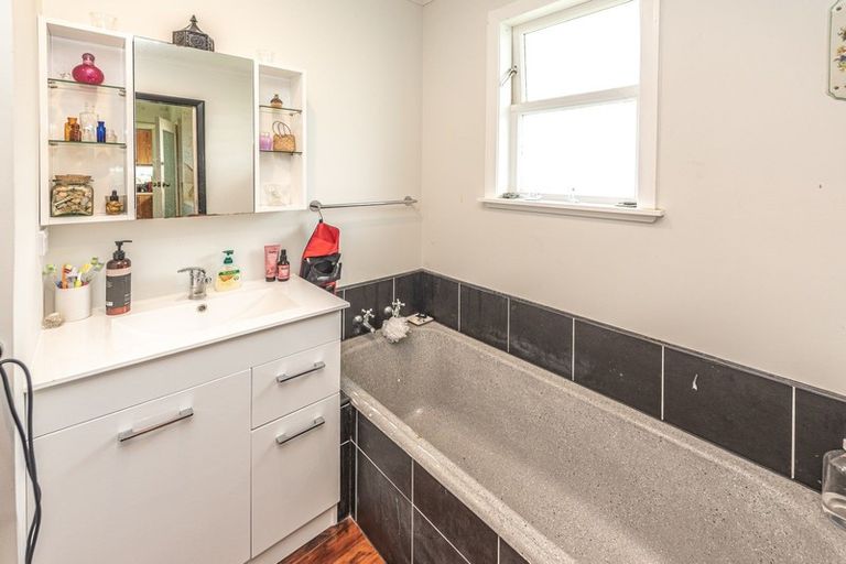 Photo of property in 13 East Way, Durie Hill, Whanganui, 4500