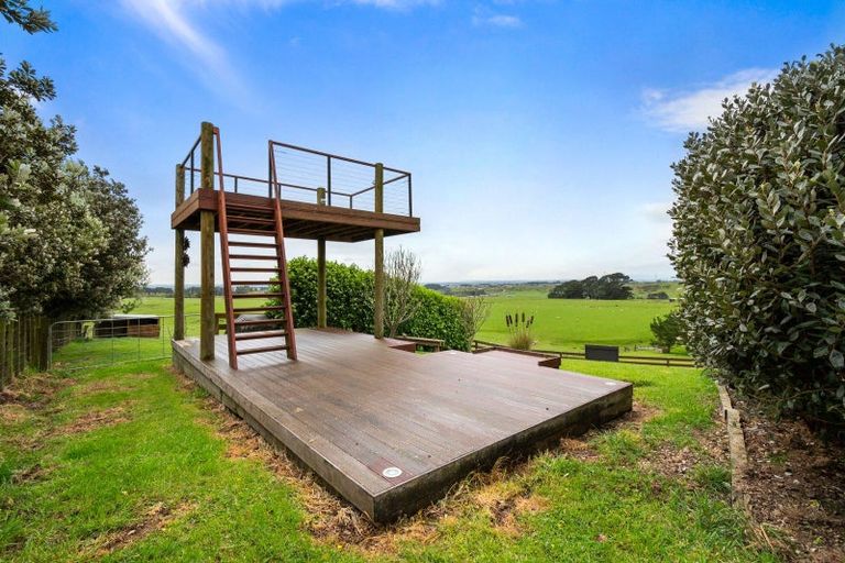 Photo of property in 33 Oram Drive, Turitea, Palmerston North, 4472