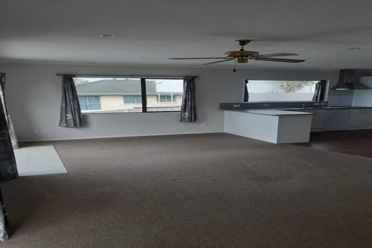 Photo of property in 784 Whangaparaoa Road, Manly, Whangaparaoa, 0930