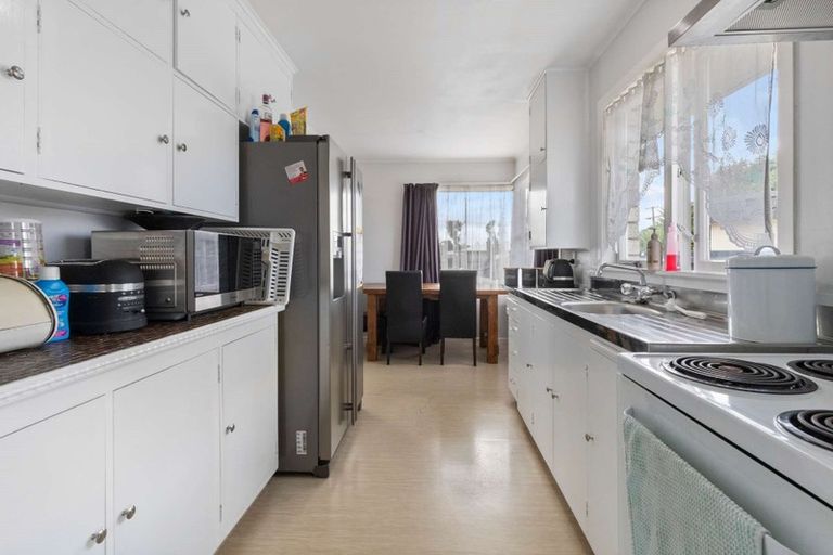 Photo of property in 53 Collins Road, Melville, Hamilton, 3206