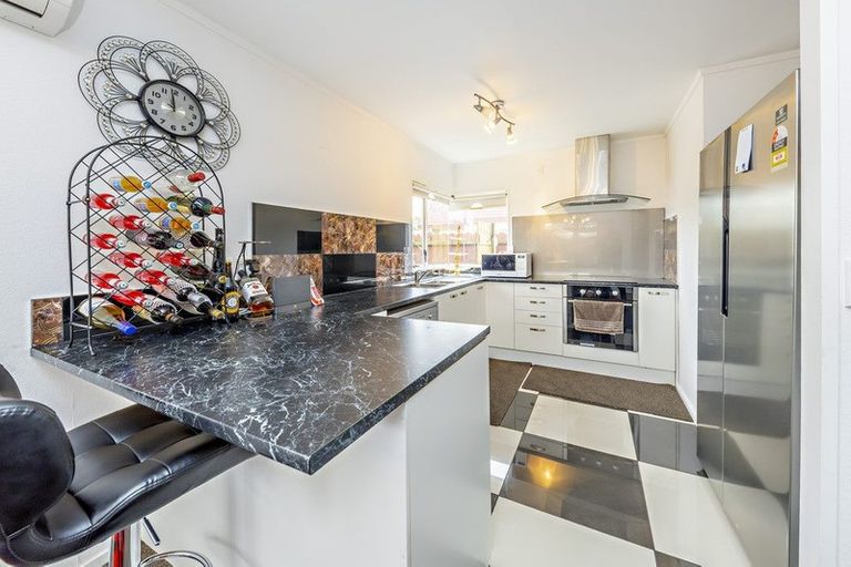 Photo of property in 30 Sheriff Place, Randwick Park, Auckland, 2105