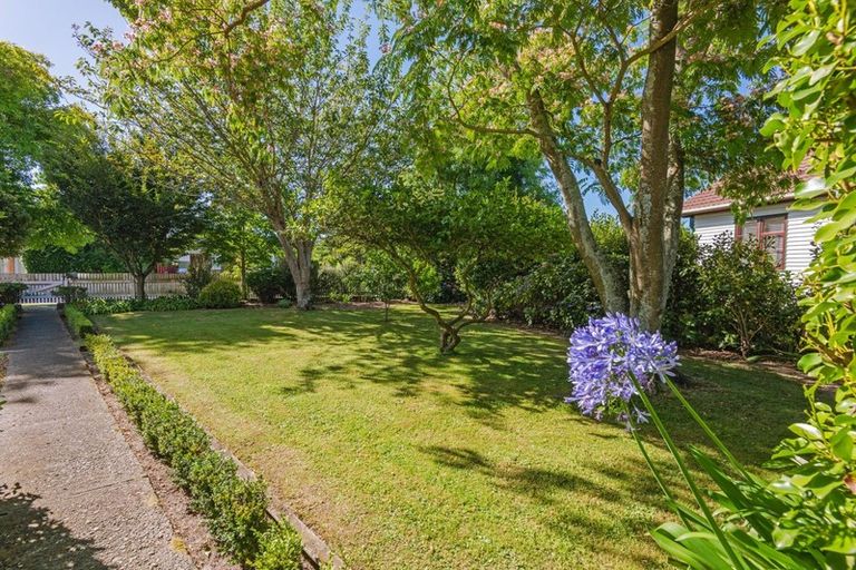 Photo of property in 76 Savage Crescent, West End, Palmerston North, 4412