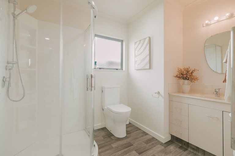 Photo of property in 5 Royal Fern, Kelvin Grove, Palmerston North, 4414