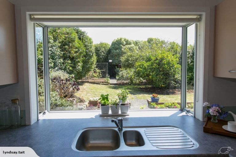 Photo of property in 22 Parsons Street, Vogeltown, New Plymouth, 4310