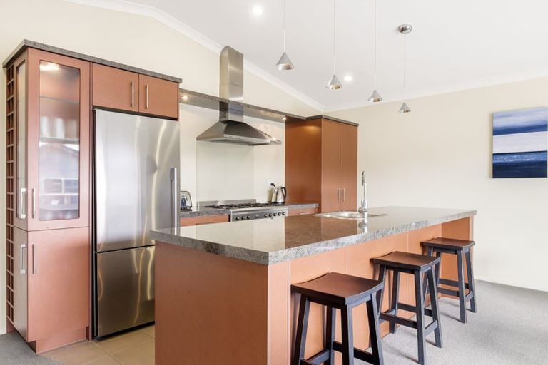 Photo of property in 2/17 Tremaine Avenue, Two Mile Bay, Taupo, 3330