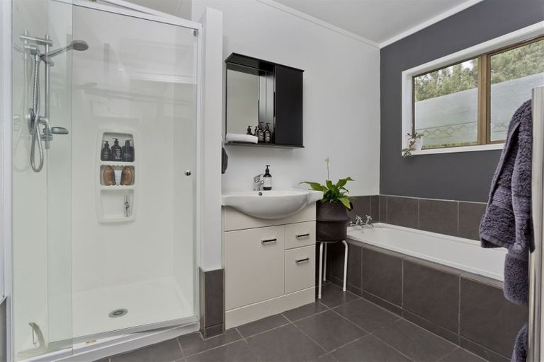 Photo of property in 22 Yule Place, Massey, Auckland, 0614