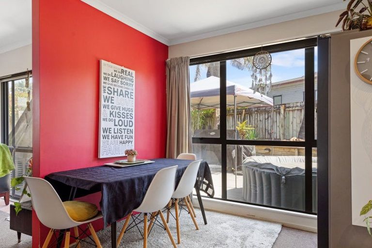 Photo of property in 43 Katerini Grove, Papamoa Beach, Papamoa, 3118