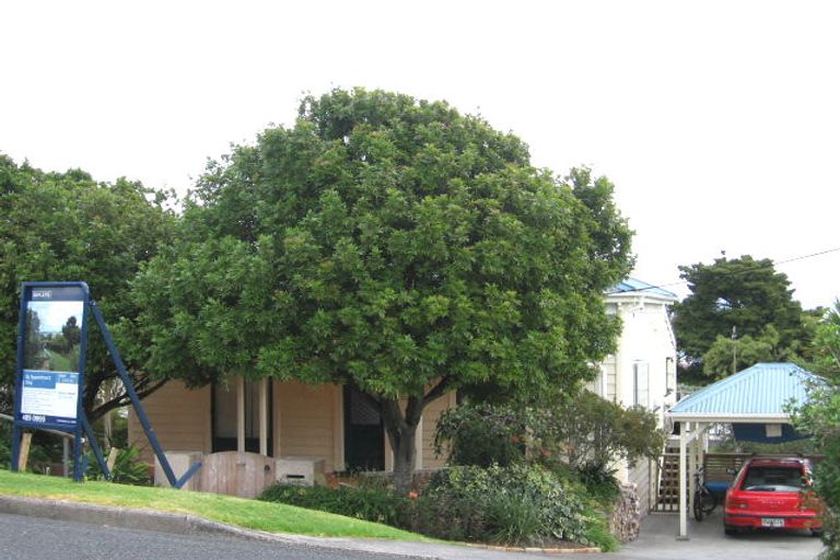 Photo of property in 2/54 Palmerston Road, Birkenhead, Auckland, 0626