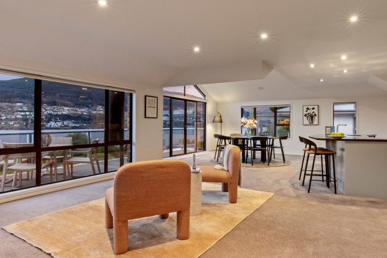 Photo of property in 660 Peninsula Road, Kelvin Heights, Queenstown, 9300
