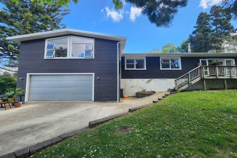 Photo of property in 24 Pendlebury Street, Green Bay, Auckland, 0604