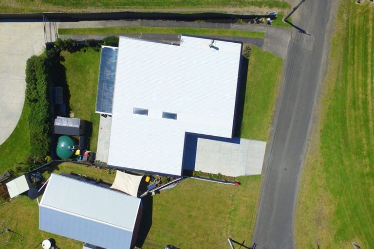 Photo of property in 2 Carter Crescent, Foxton Beach, Foxton, 4815